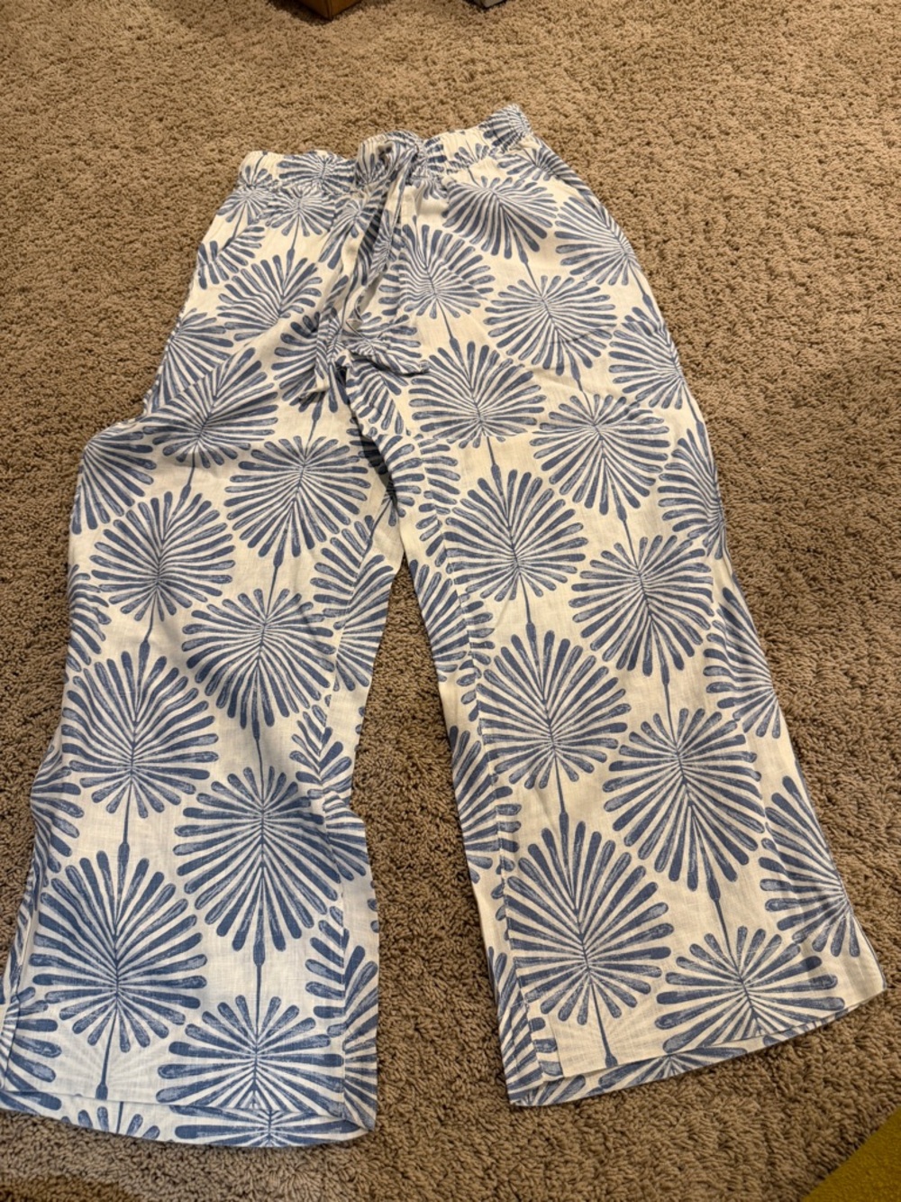 Joie blue and white leaf patterned linen pants - Picture 3 of 3